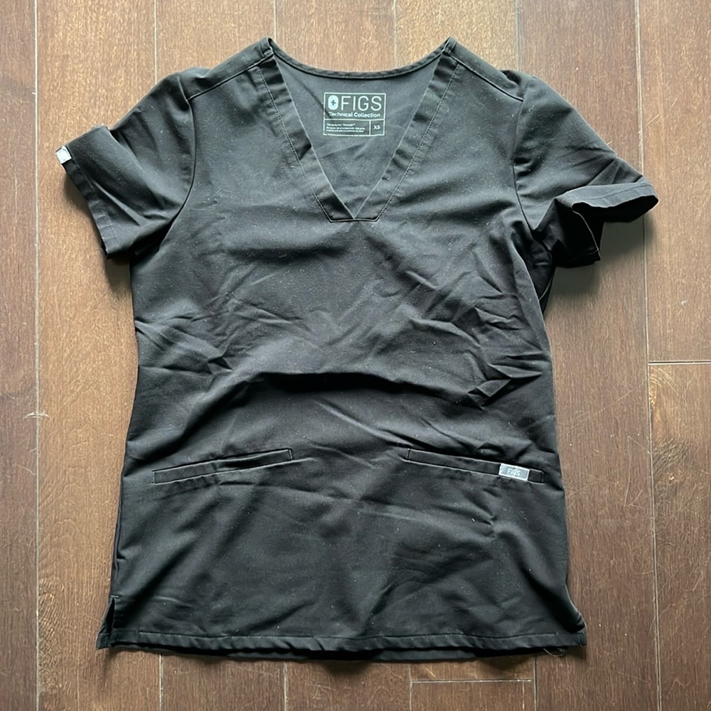 Figs Casma scrub top